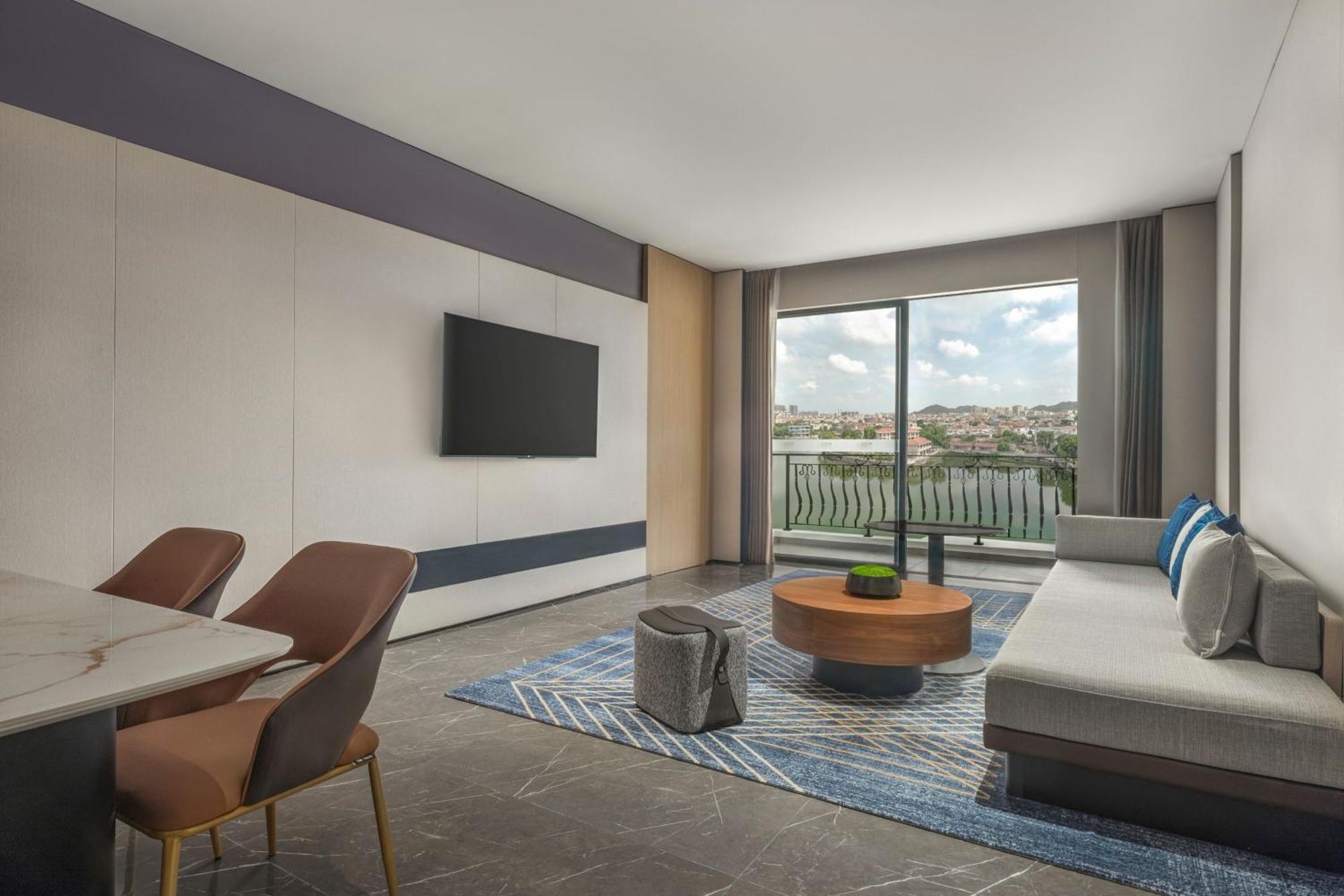 Four Points By Sheraton Yangjiang City Center Kültér fotó