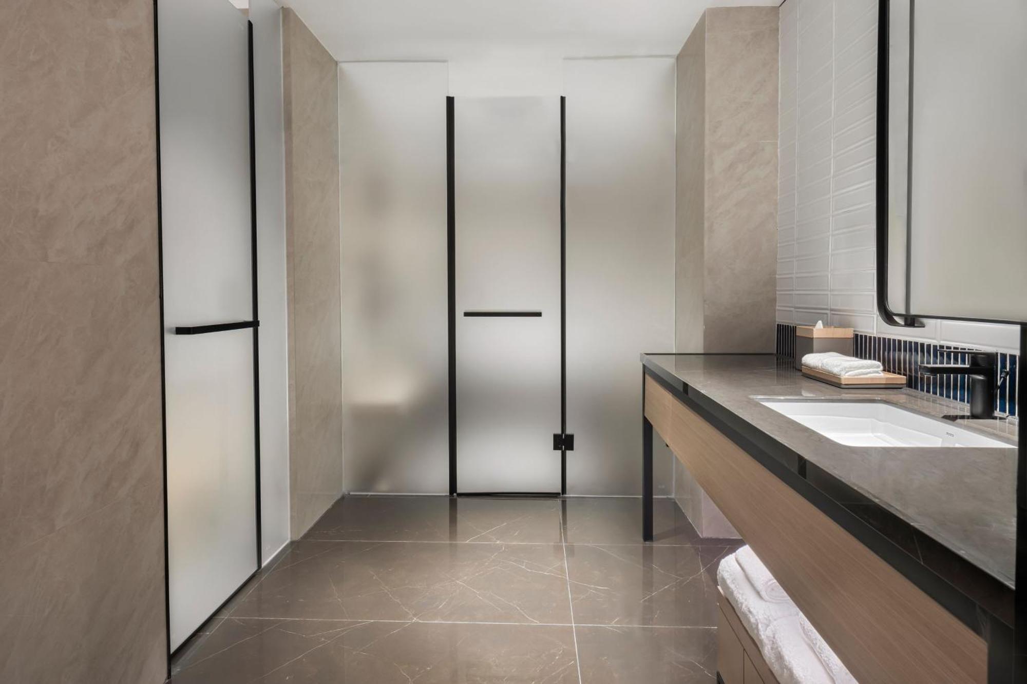 Four Points By Sheraton Yangjiang City Center Kültér fotó