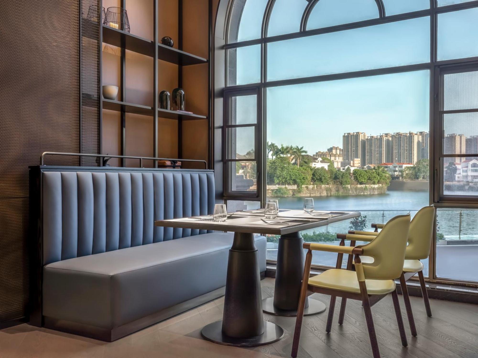 Four Points By Sheraton Yangjiang City Center Kültér fotó