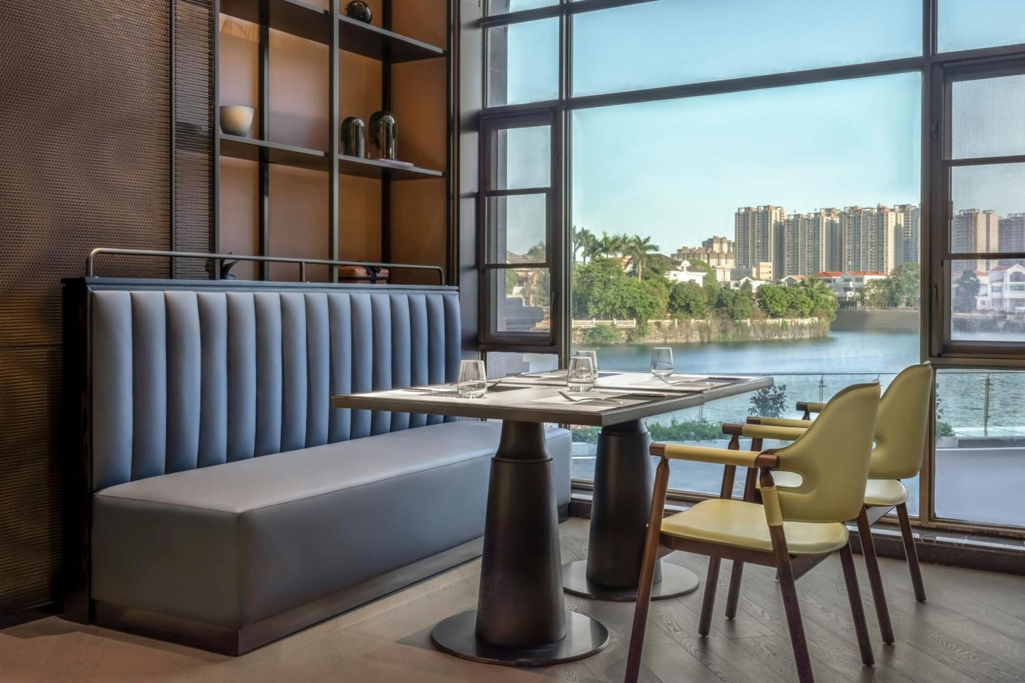 Four Points By Sheraton Yangjiang City Center Kültér fotó